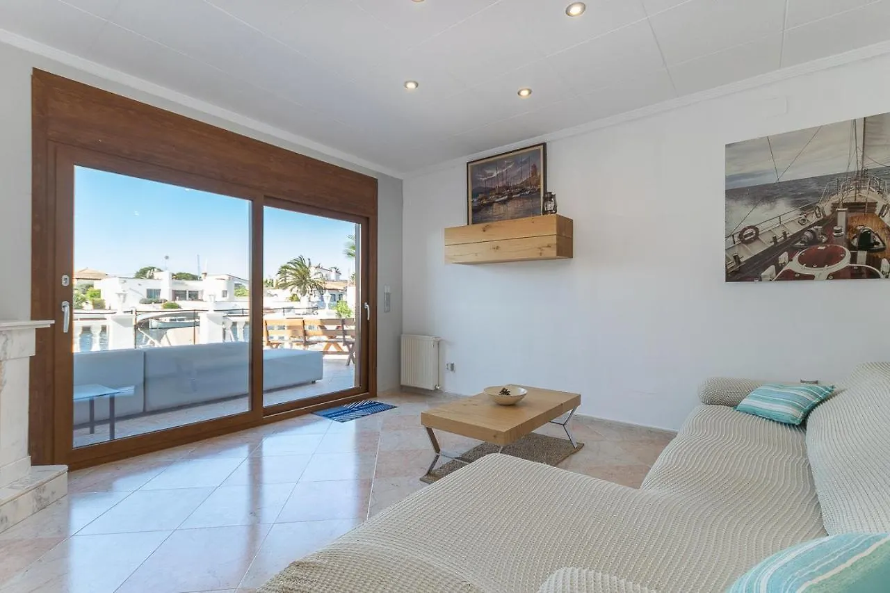 Casa con vista al canal Villa Roses Spagna