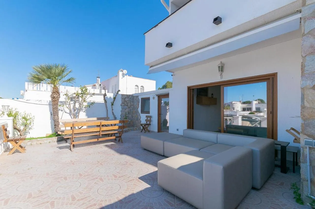 Holiday home Casa Con Vista Al Canal Villa Roses