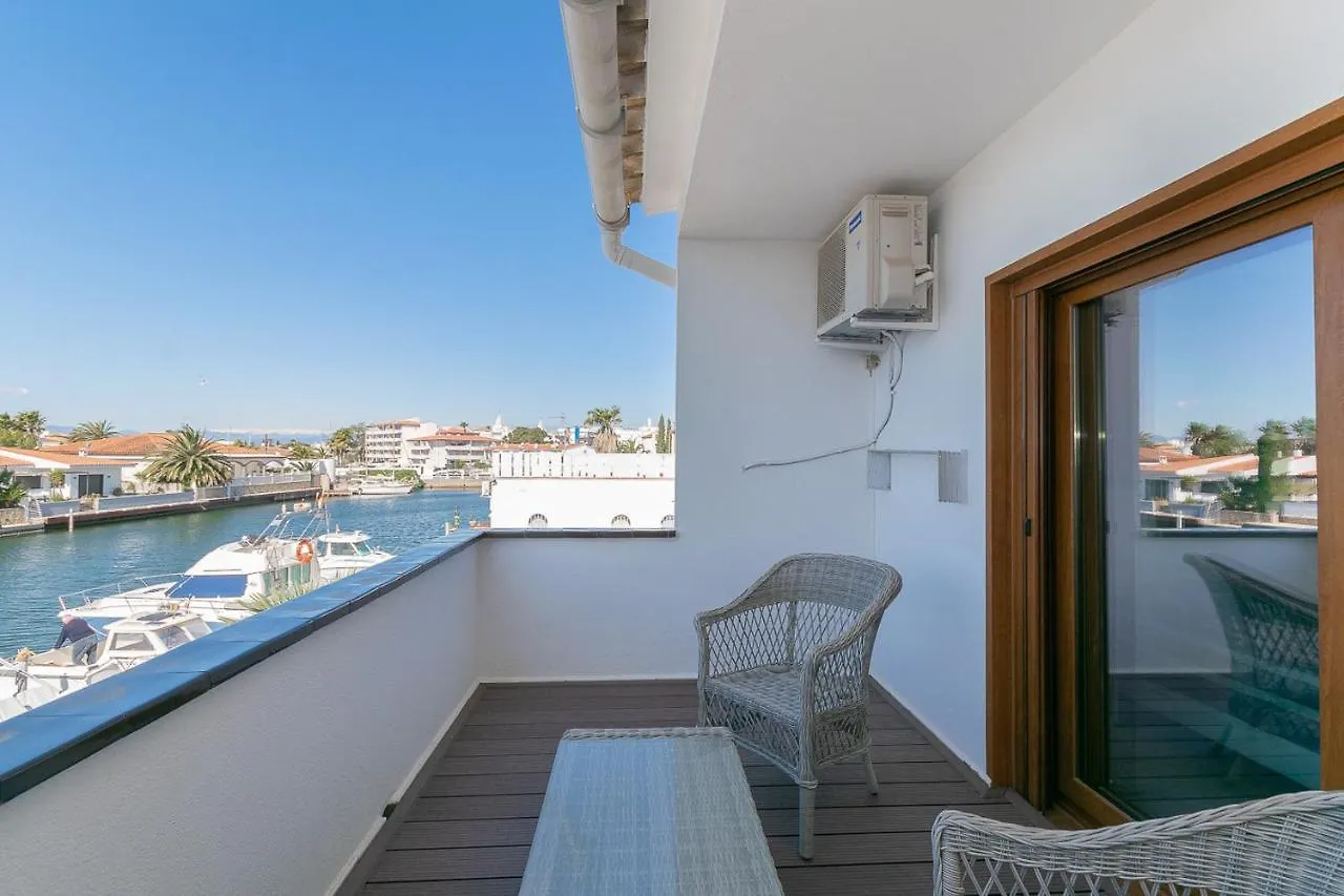 Casa Con Vista Al Canal Villa Roses