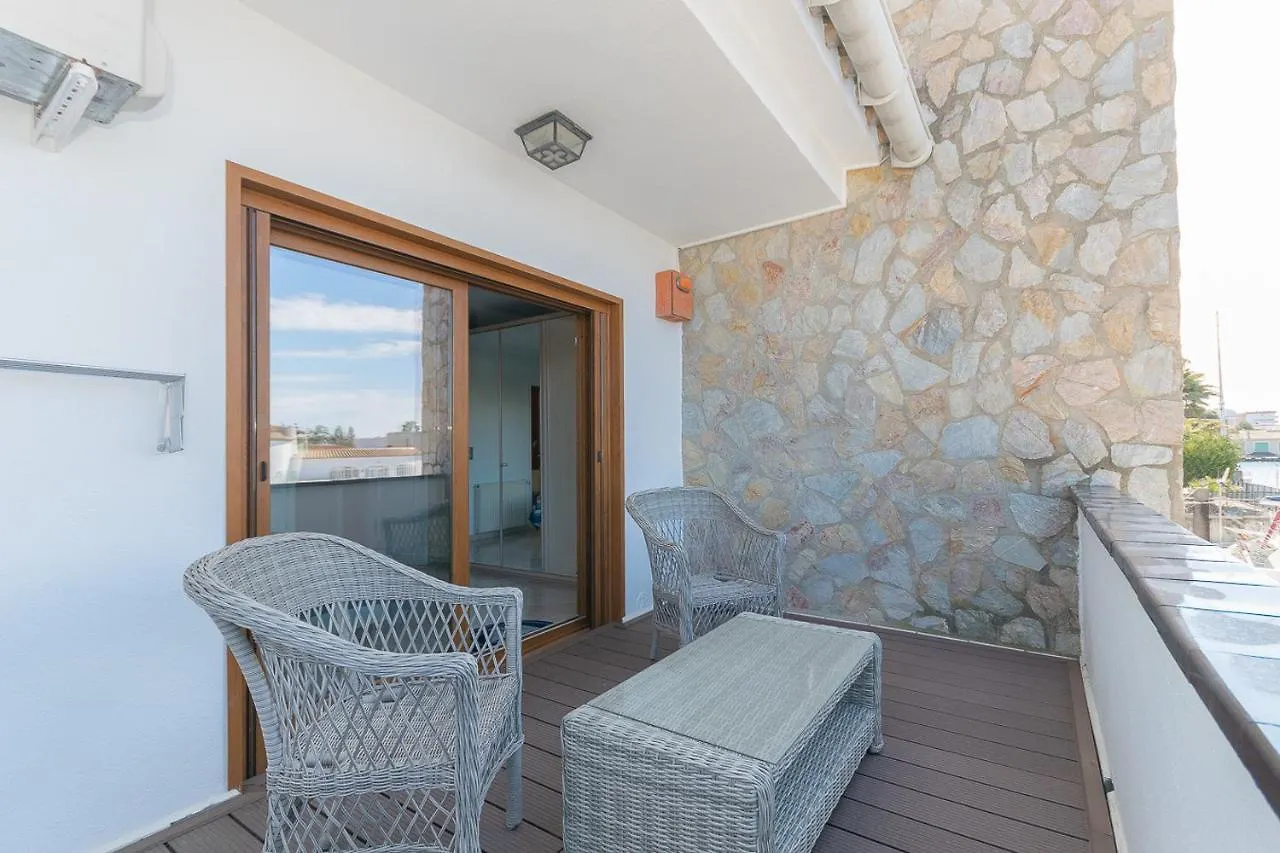 Casa Con Vista Al Canal Villa Roses Holiday home
